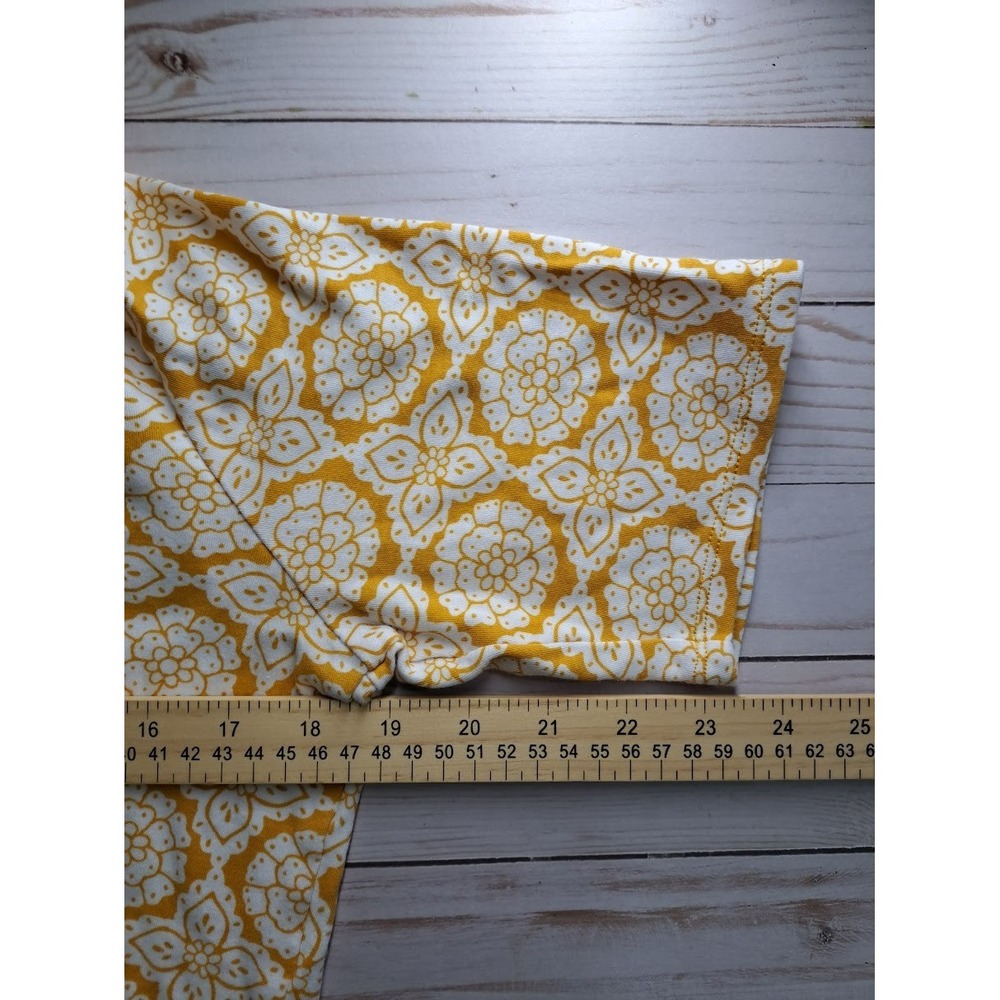 Croft Barrow Size Medium Yellow Floral Womens Split V Neck Womens Short Sleeve - Picture 4 of 7